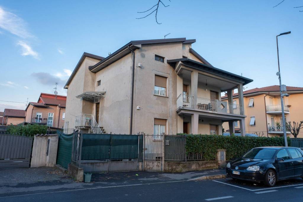 casa indipendente in vendita ad Osio Sotto
