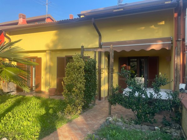 casa indipendente in vendita ad Osio Sotto