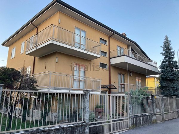 casa indipendente in vendita ad Osio Sotto