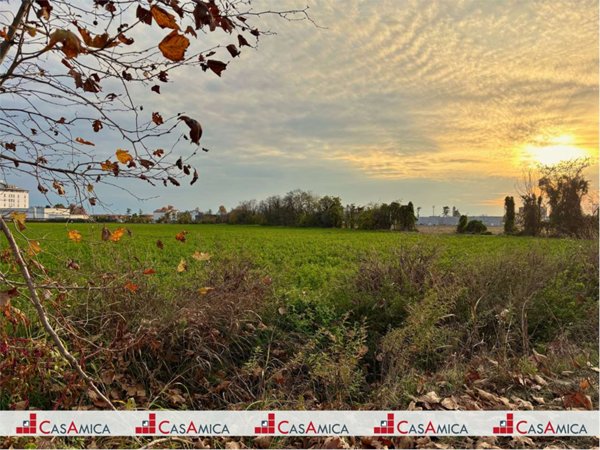 terreno edificabile in vendita ad Osio Sotto