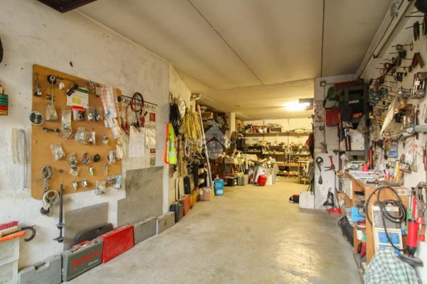 locale commerciale in vendita ad Osio Sotto