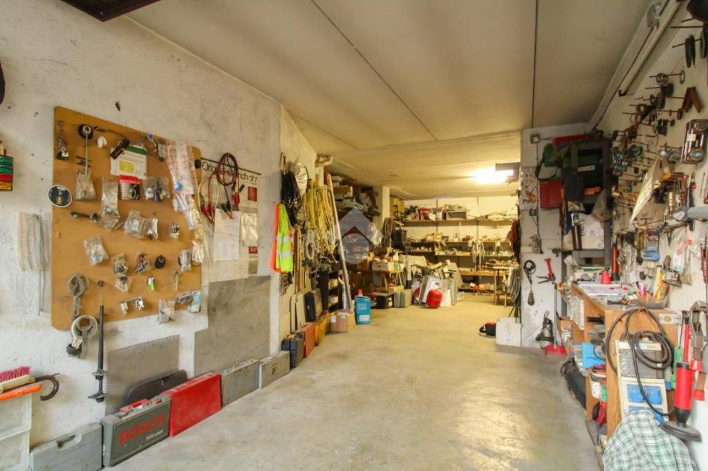 locale commerciale in vendita ad Osio Sotto