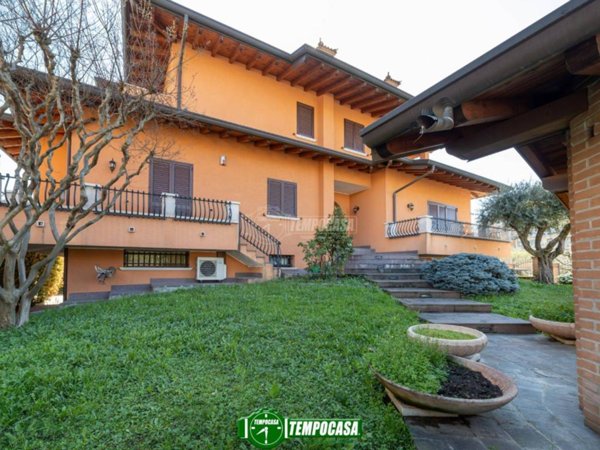 casa indipendente in vendita ad Osio Sotto