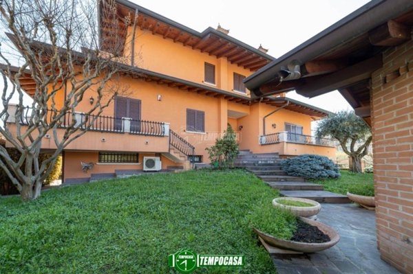 casa indipendente in vendita ad Osio Sotto