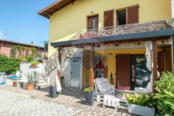 casa indipendente in vendita ad Osio Sotto