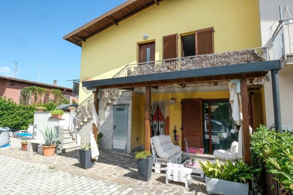 casa indipendente in vendita ad Osio Sotto