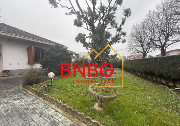 casa indipendente in vendita ad Osio Sotto