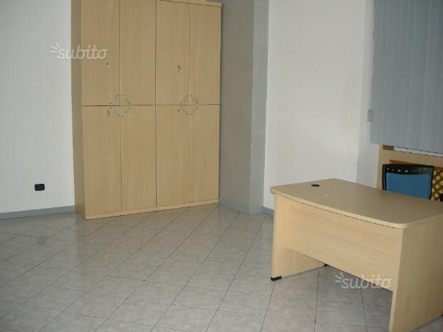 negozio in vendita ad Osio Sotto