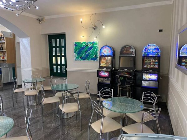 negozio in vendita ad Osio Sotto