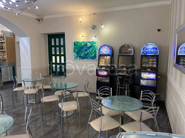 negozio in vendita ad Osio Sotto