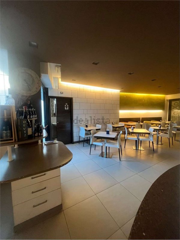 negozio in vendita ad Osio Sotto