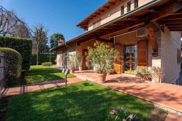 casa indipendente in vendita ad Osio Sotto