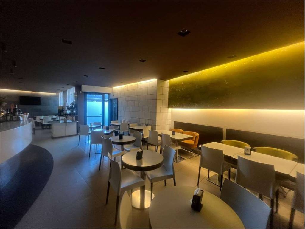 negozio in vendita ad Osio Sotto