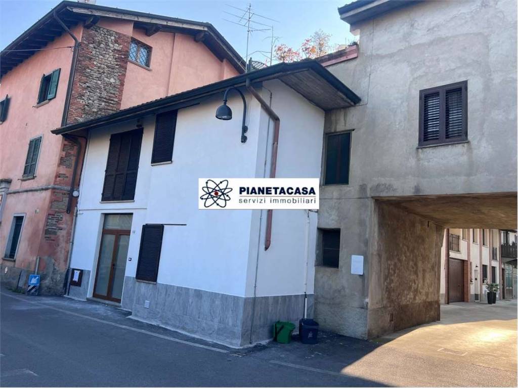 casa indipendente in vendita ad Osio Sotto