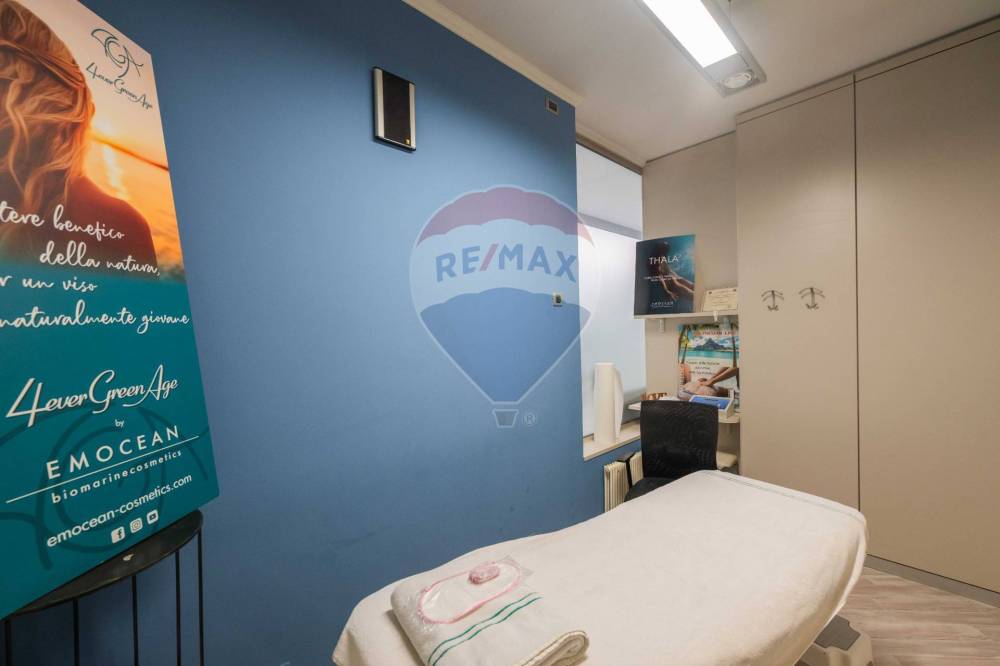 negozio in vendita ad Osio Sotto