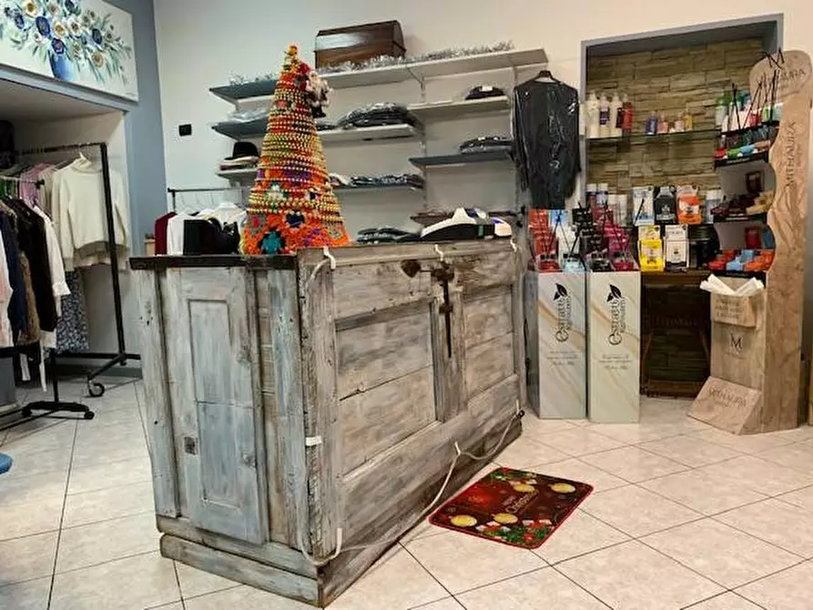locale commerciale in vendita ad Osio Sotto