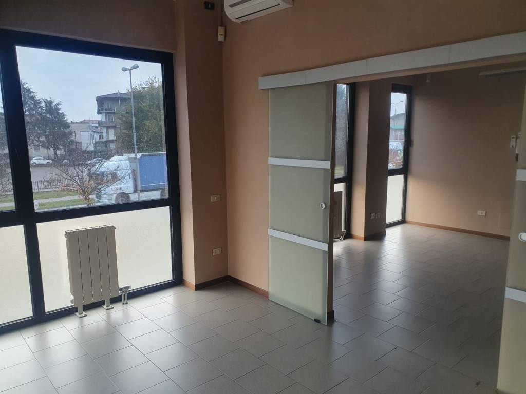 ufficio in vendita ad Osio Sotto
