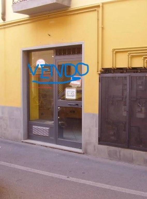 negozio in vendita ad Osio Sotto