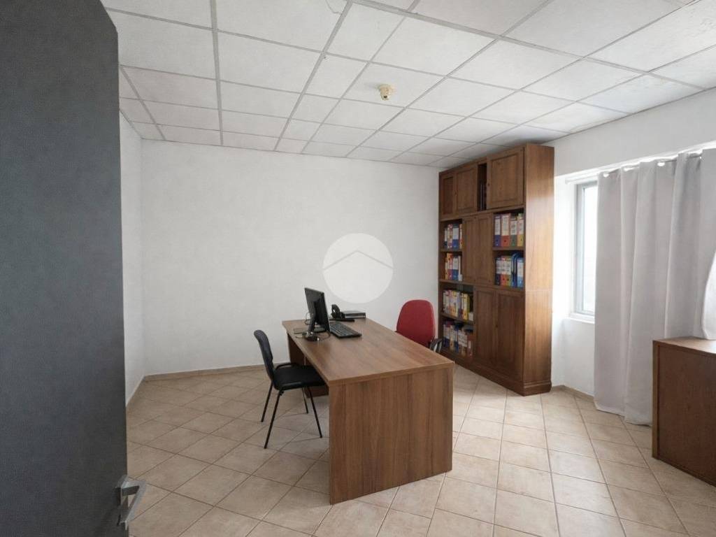 locale commerciale in vendita ad Osio Sotto