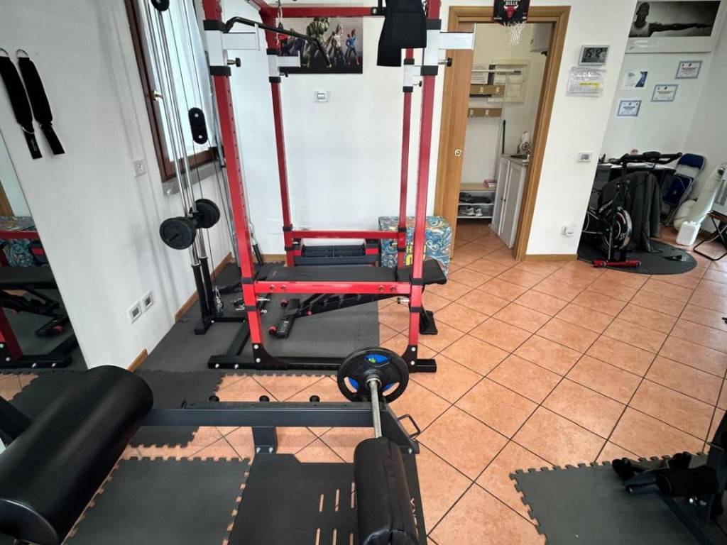 negozio in vendita ad Osio Sotto