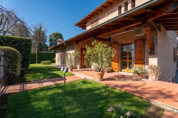 casa indipendente in vendita ad Osio Sotto