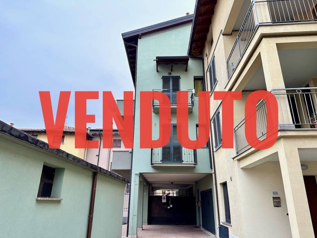intera palazzina in vendita ad Osio Sotto