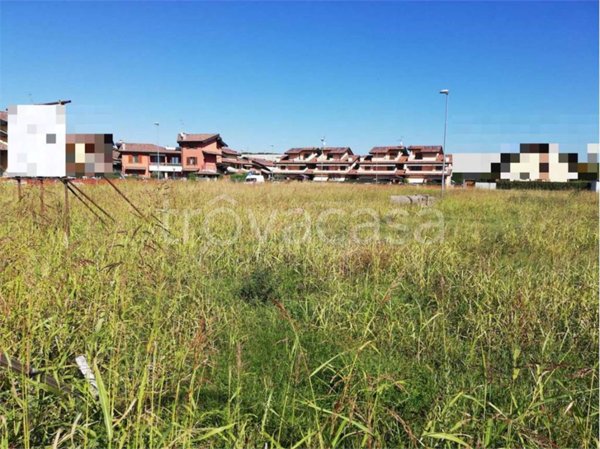 terreno edificabile in vendita ad Osio Sotto