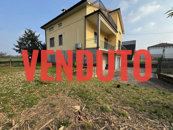 casa indipendente in vendita ad Osio Sotto
