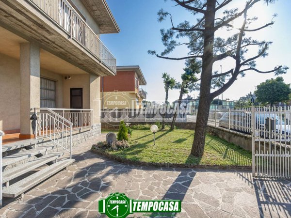 casa indipendente in vendita ad Osio Sotto
