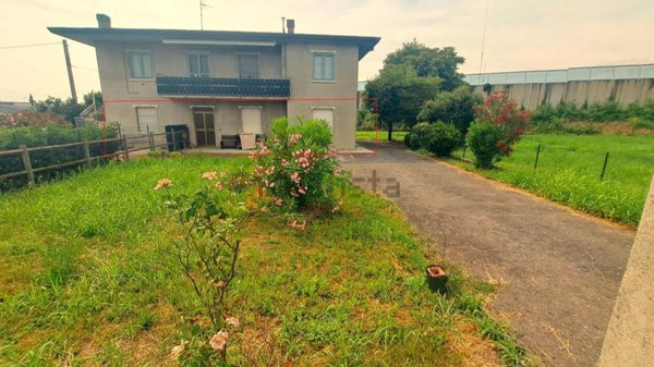 casa indipendente in vendita ad Osio Sotto