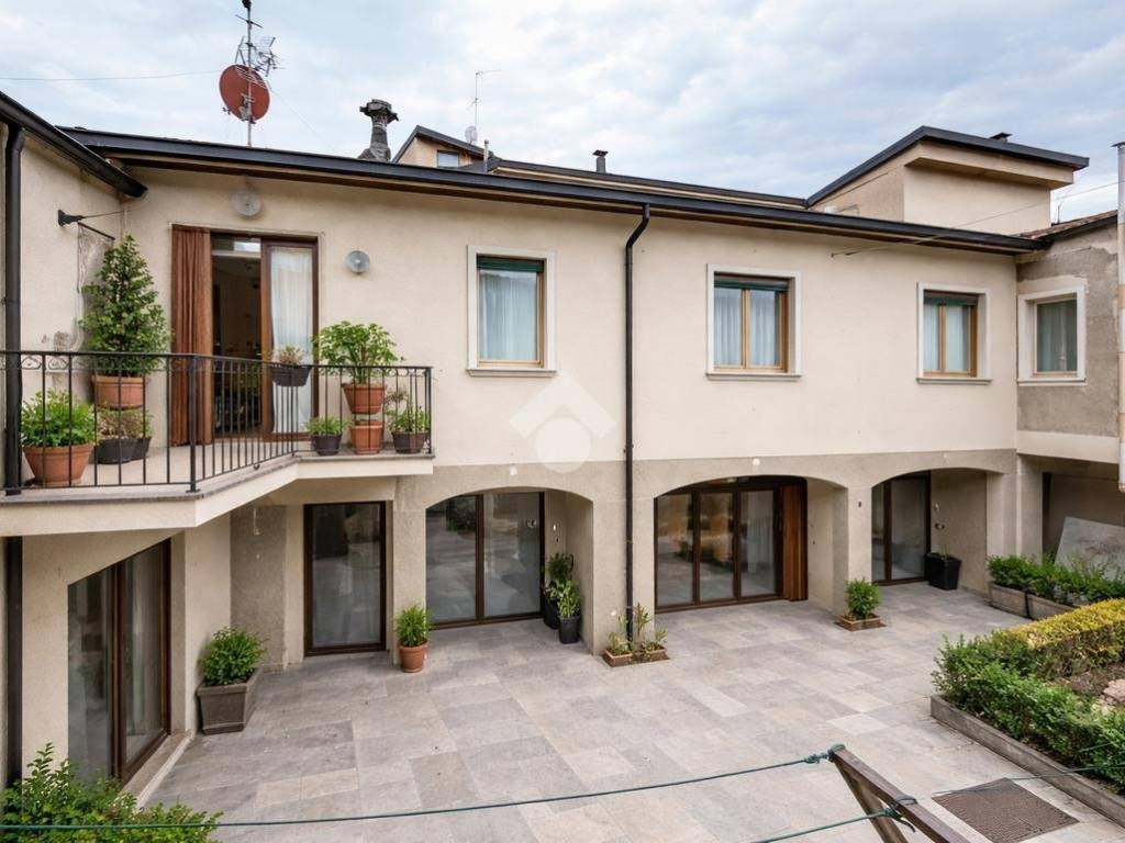 casa indipendente in vendita ad Osio Sotto