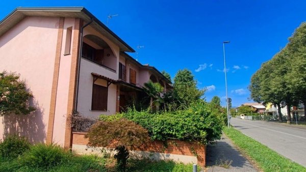 casa indipendente in vendita ad Osio Sotto