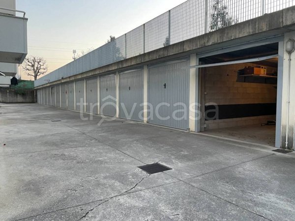 box auto in vendita ad Osio Sotto