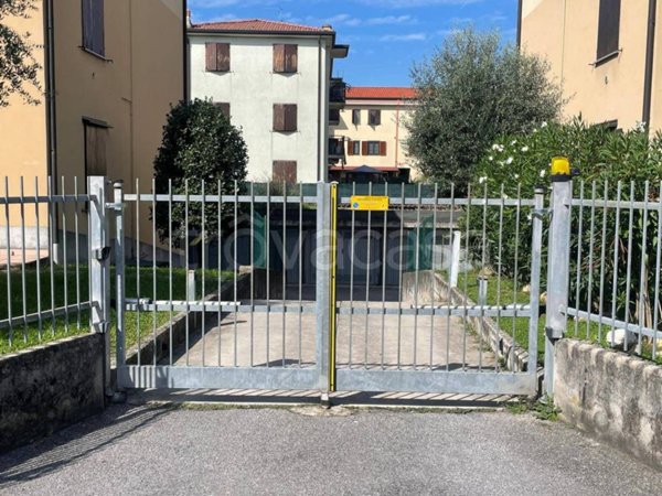 box auto in vendita ad Osio Sotto