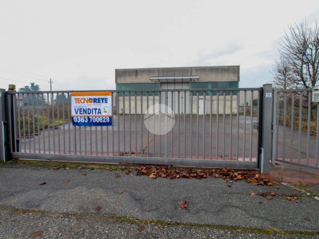 locale commerciale in vendita a Pagazzano