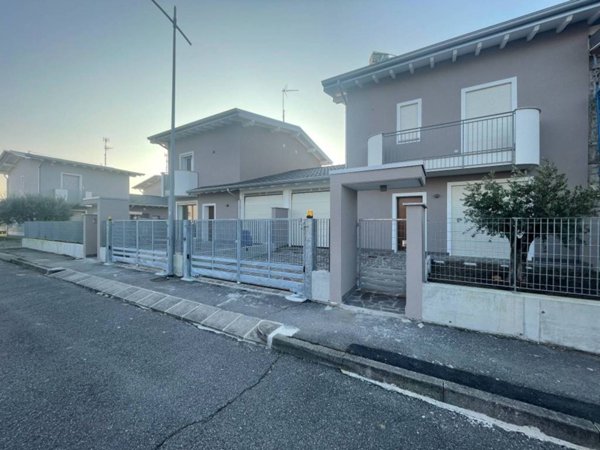 casa indipendente in vendita a Pagazzano