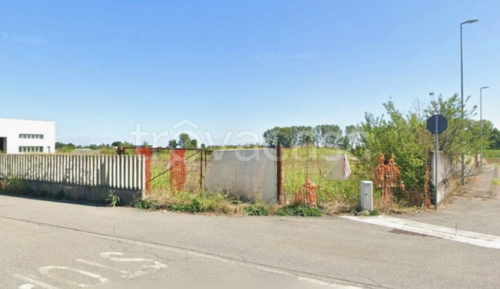 terreno edificabile in vendita a Pagazzano