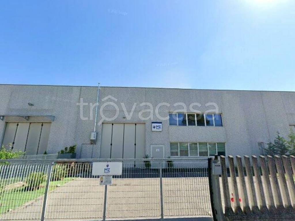 locale commerciale in vendita a Pagazzano