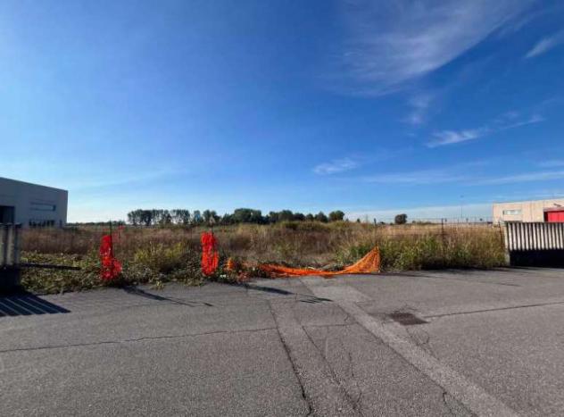 terreno edificabile in vendita a Pagazzano