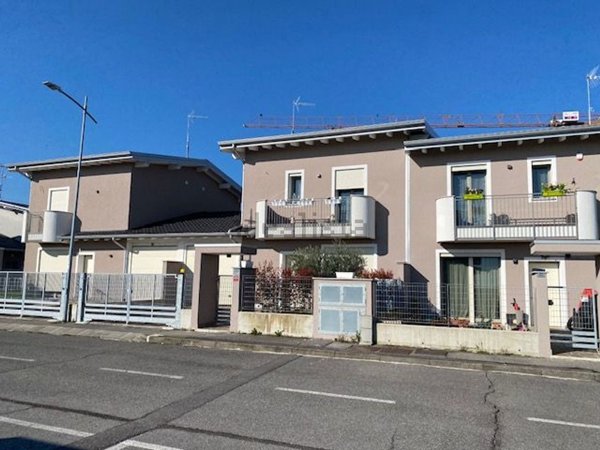 casa indipendente in vendita a Pagazzano