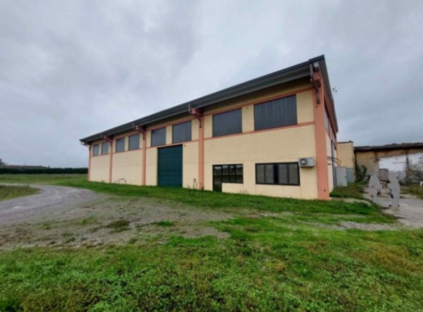locale di sgombero in vendita a Pagazzano