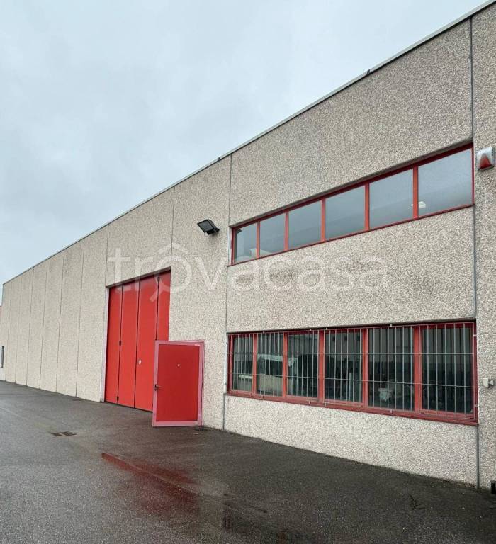 locale commerciale in vendita a Pagazzano