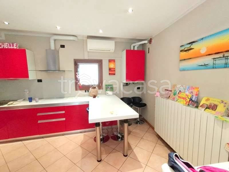 appartamento in vendita a Paladina in zona Ghiaie