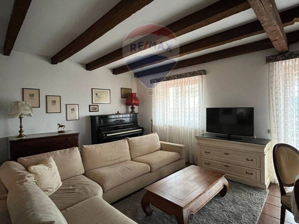 casa indipendente in vendita a Paladina