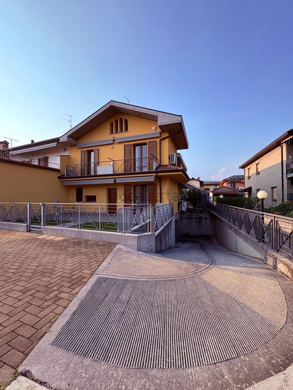 appartamento in vendita a Paladina in zona Ghiaie