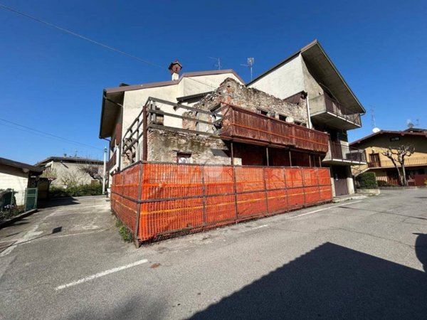 casa indipendente in vendita a Paladina
