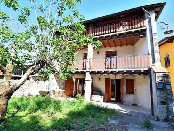 casa indipendente in vendita a Paladina in zona Sombreno