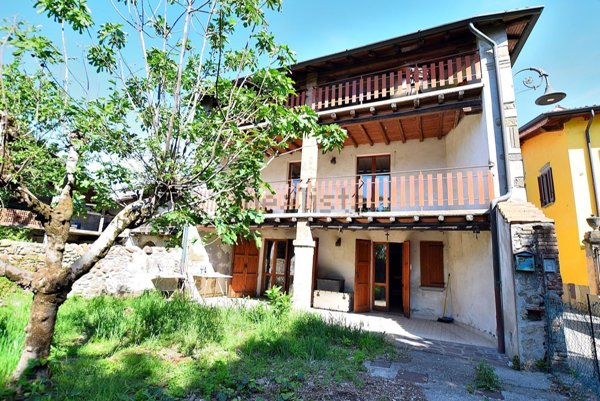 casa indipendente in vendita a Paladina in zona Sombreno