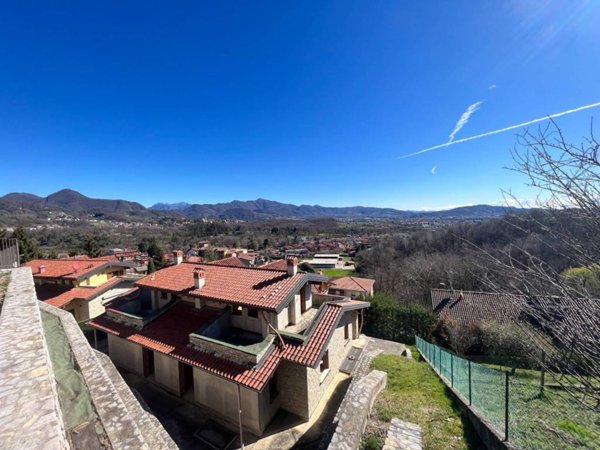 casa indipendente in vendita a Palazzago