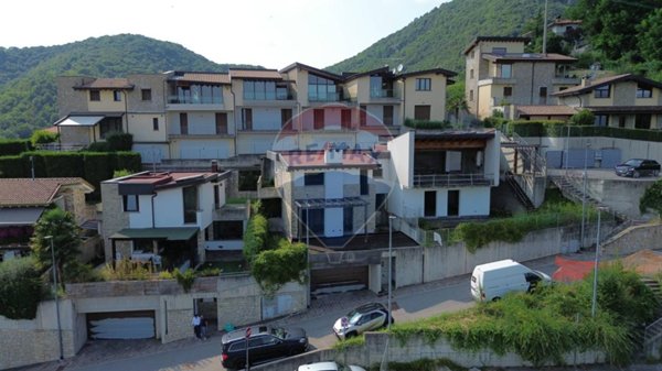 casa indipendente in vendita a Palazzago